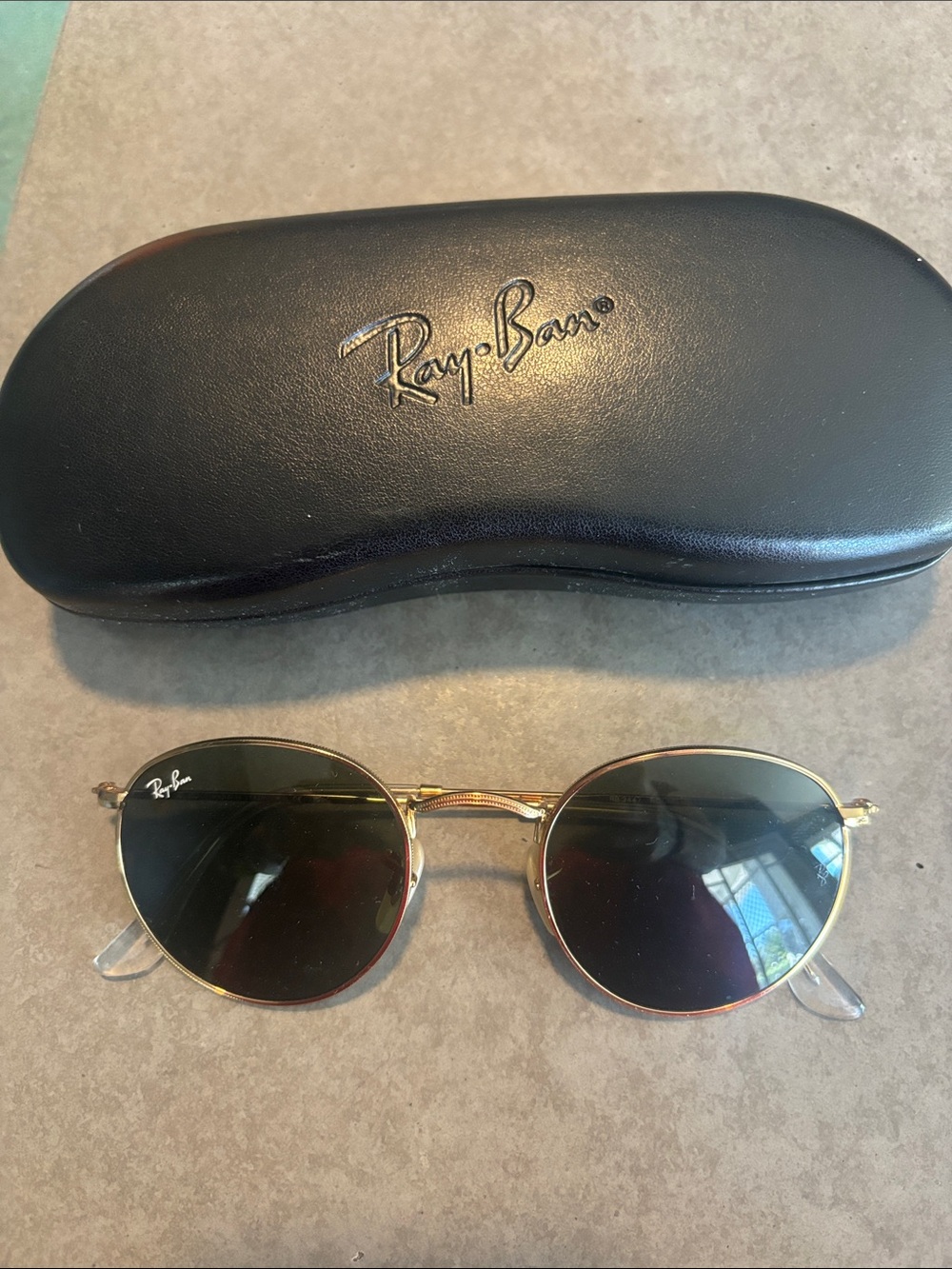 Ray-Ban Men’s Gold Frame Sunglasses with Black Lenses
